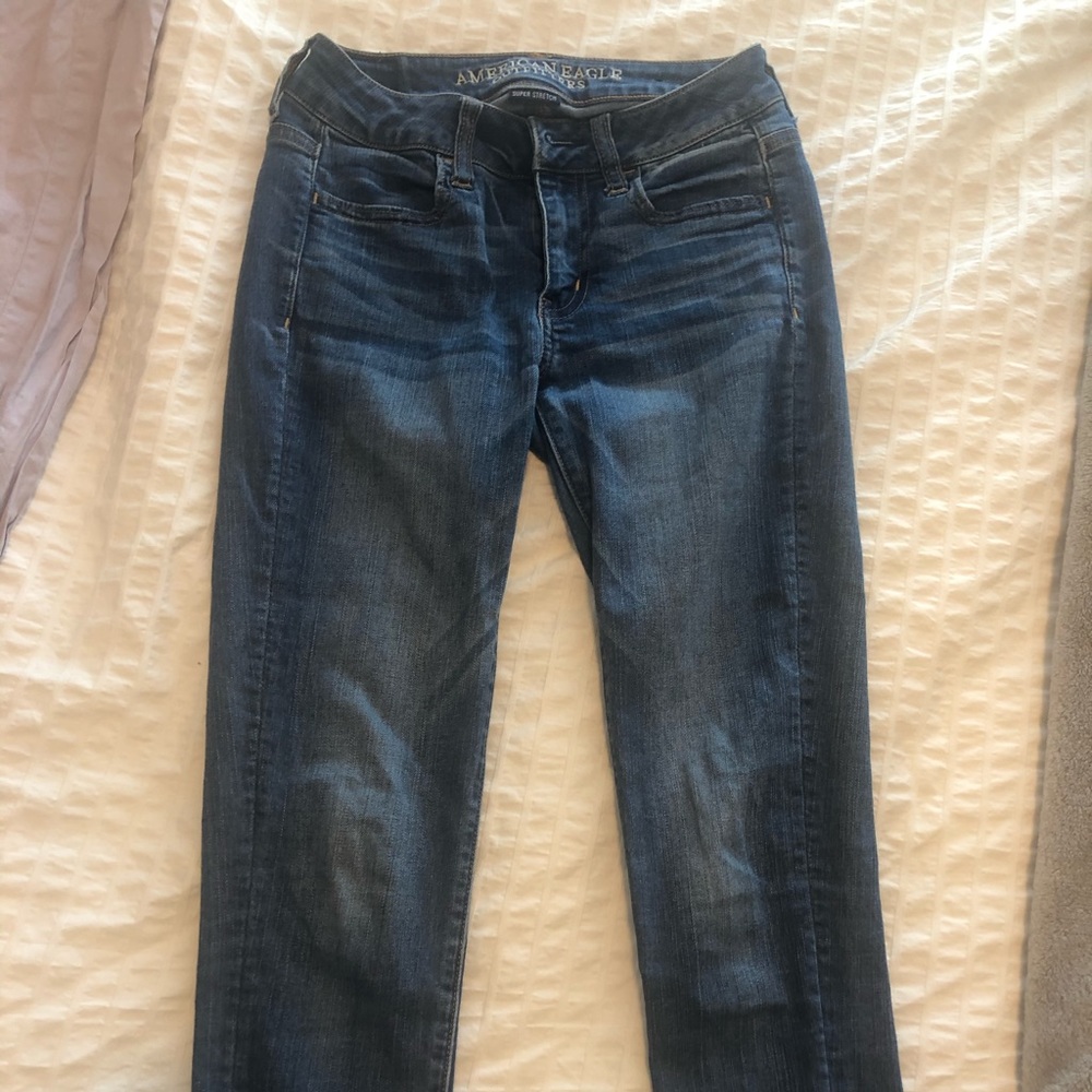 AMERICAN EAGLE JEANS